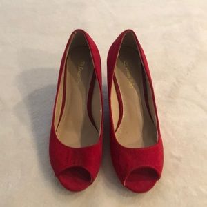 Dream pairs red wedges